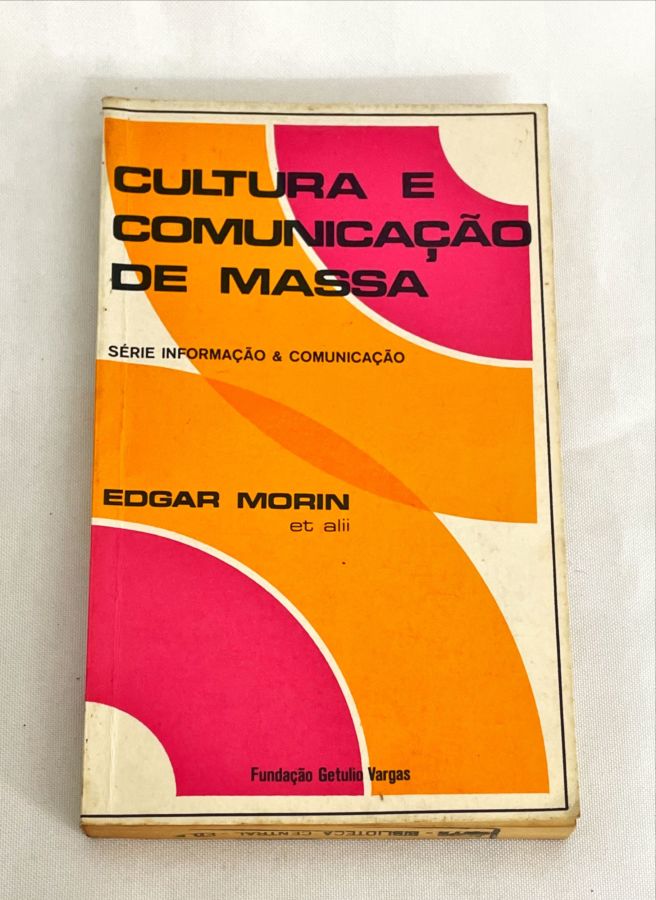 <a href="https://www.touchelivros.com.br/livro/cultura-e-comunicacao-de-massa/">Cultura e Comunicação de Massa - Edgar Morin</a>