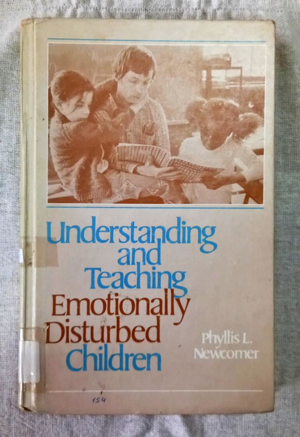 <a href="https://www.touchelivros.com.br/livro/understanding-and-teaching-emotionally-disturbed-children/">Understanding and Teaching Emotionally Disturbed Children - Phyllis L. Newcomer</a>